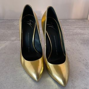 Giuseppe Zanotti décolleté